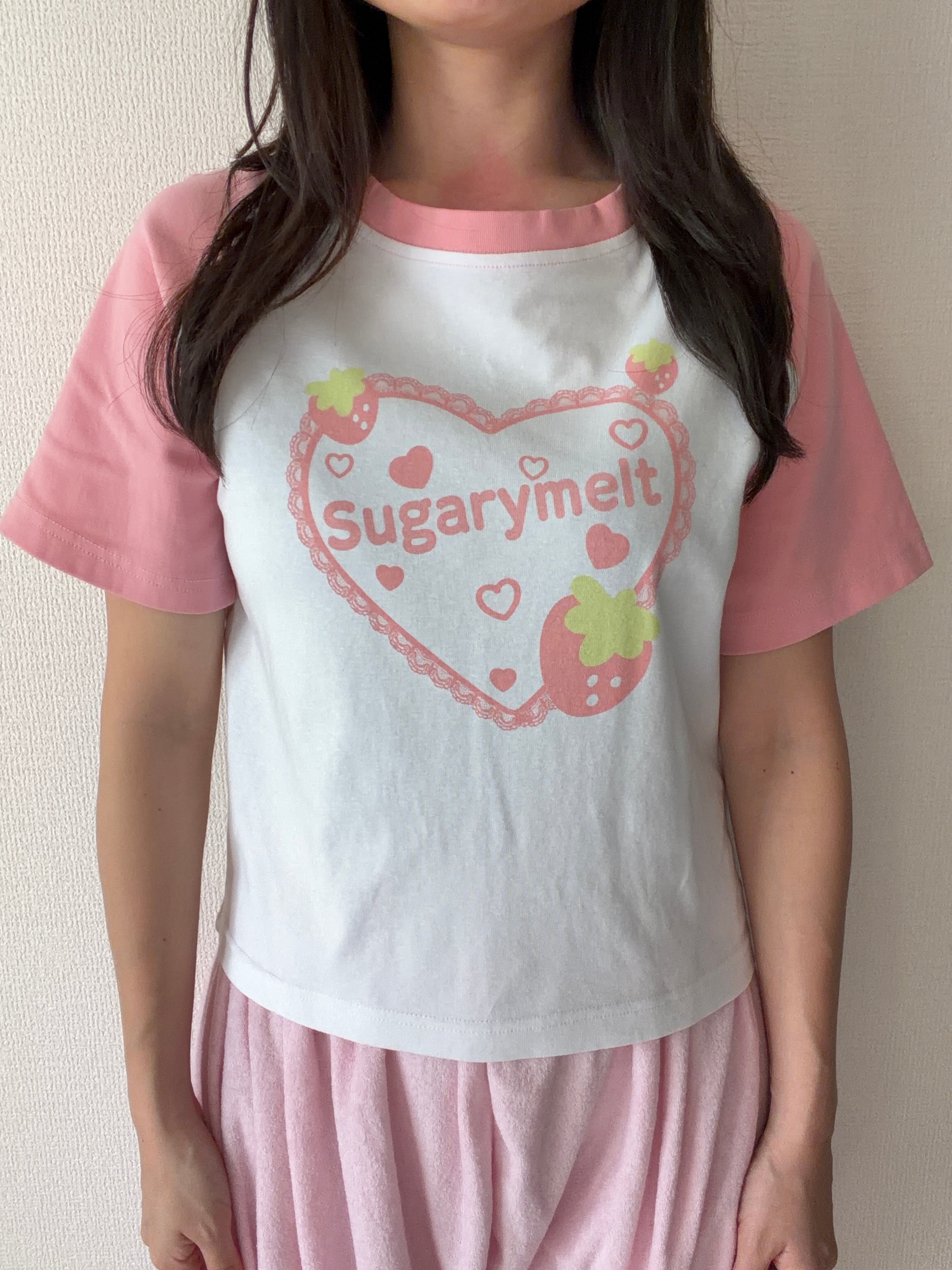 Strawberry T-Shrits Kawaii Heart Raglan Tee - Y2K Coquette Aesthetic Sugary melt