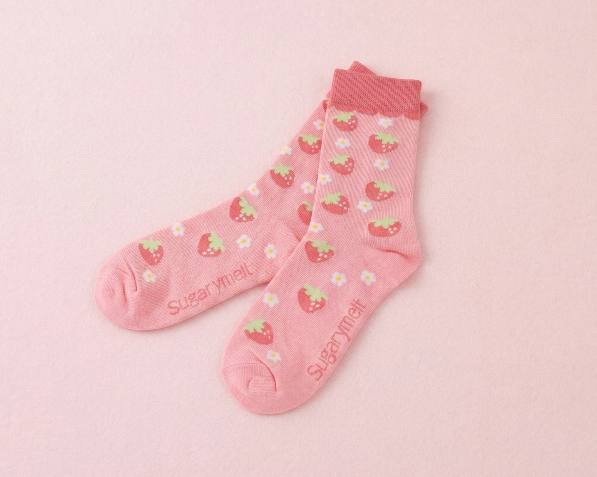 Sweet Strawberry Crew Socks (Pink) – Kawaii Aesthetic Hosiery